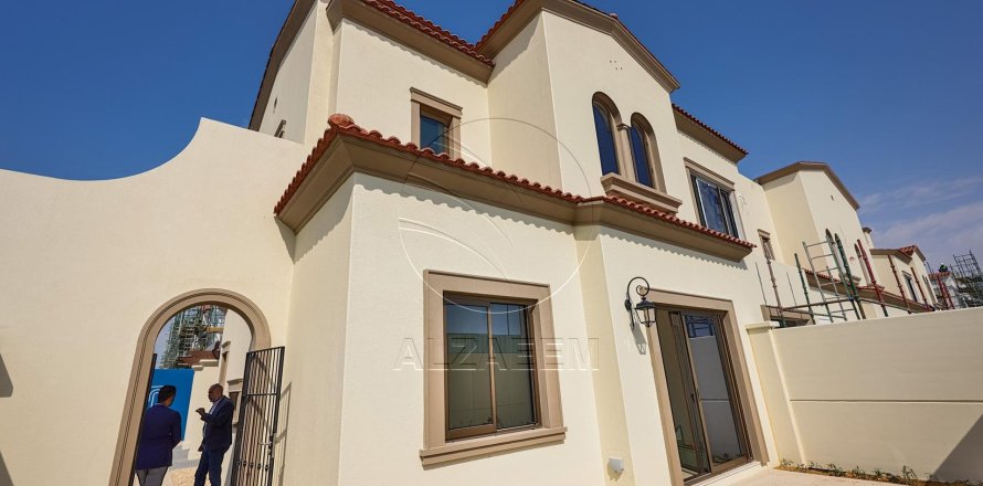 3 bedrooms Townhouse in Khalifa City, UAE No. 90247