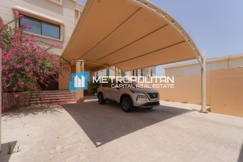 Villa de 4 chambres à Khalifa City, UAE No. 87830 2