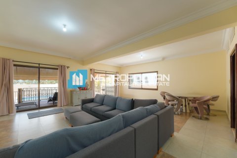 Villa de 4 chambres à Khalifa City, UAE No. 87830 21