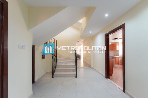 Villa de 4 chambres à Khalifa City, UAE No. 87830 16