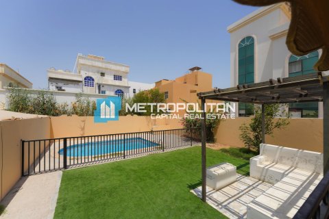 Villa de 4 chambres à Khalifa City, UAE No. 87830 7