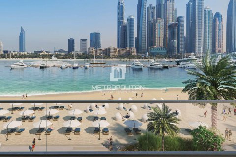 Квартира с 3 спальнями в EMAAR Beachfront, ОАЭ №39762 10