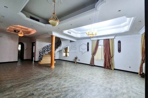 Вилла с 7 спальнями в Арад, Бахрейн №98826 3