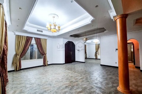 Вилла с 7 спальнями в Арад, Бахрейн №98826 4