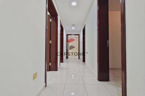 Apartment de 3 dormitorios en Hamdan Street, UAE No. 86374 13