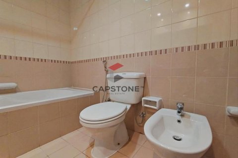 Apartment de 3 dormitorios en Hamdan Street, UAE No. 86374 19