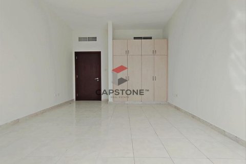 Apartment de 3 dormitorios en Hamdan Street, UAE No. 86374 9