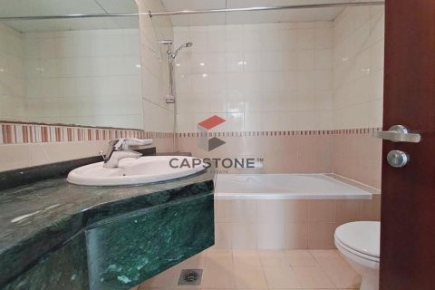Apartment de 3 dormitorios en Hamdan Street, UAE No. 86374 16