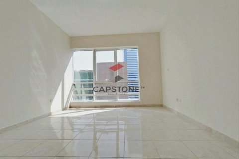 Apartment de 3 dormitorios en Hamdan Street, UAE No. 86374 8