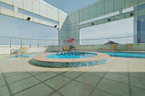 Apartment de 3 dormitorios en Hamdan Street, UAE No. 86374 2