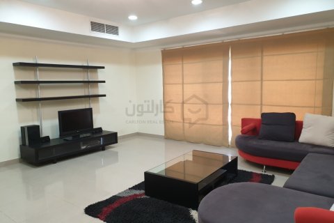 2 bedrooms Apartment in Manama, Bahrain No. 105496 2