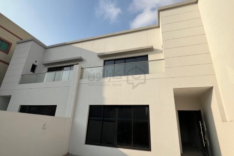 4 bedrooms Villa in Sadad, Bahrain No. 105494 2
