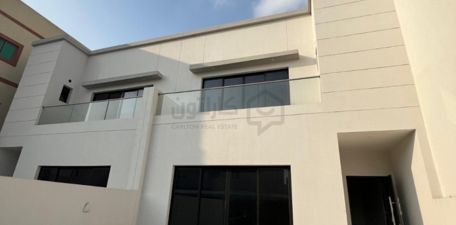 4 bedrooms Villa in Sadad, Bahrain No. 105494