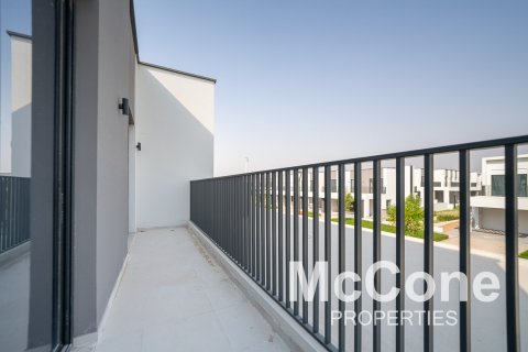Villa de 4 chambres à EMAAR South, UAE No. 74850 25
