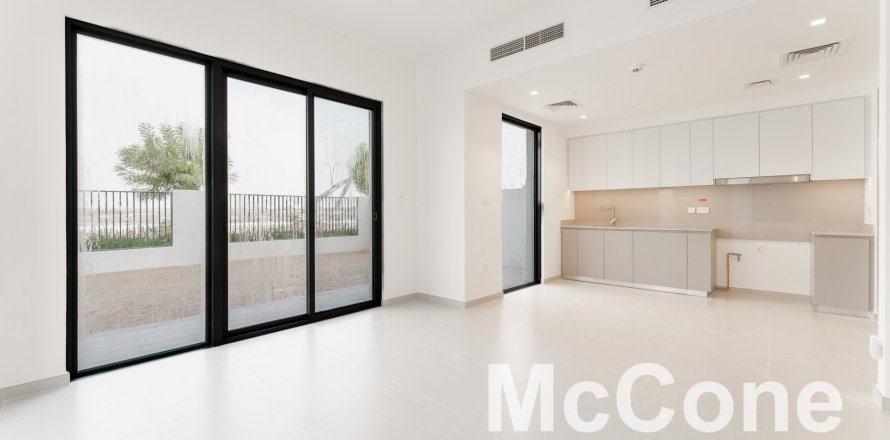 4 bedrooms Villa in EMAAR South, UAE No. 74850