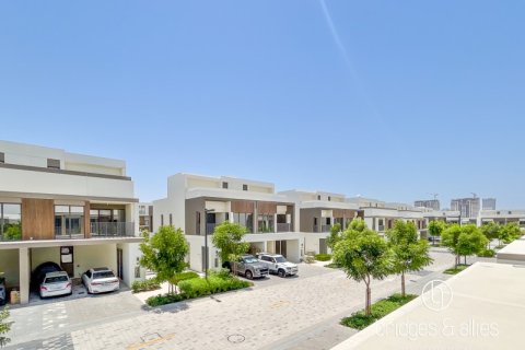 Villa de 4 dormitorios en Dubai, UAE No. 103598 14
