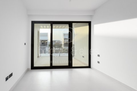 Villa de 4 dormitorios en Dubai, UAE No. 103598 9