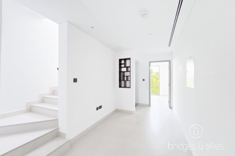 Villa de 4 dormitorios en Dubai, UAE No. 103598 15