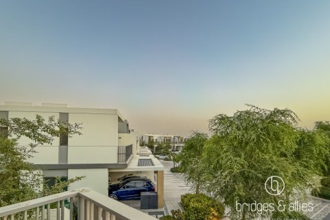 Villa de 4 dormitorios en Dubai, UAE No. 103615 9
