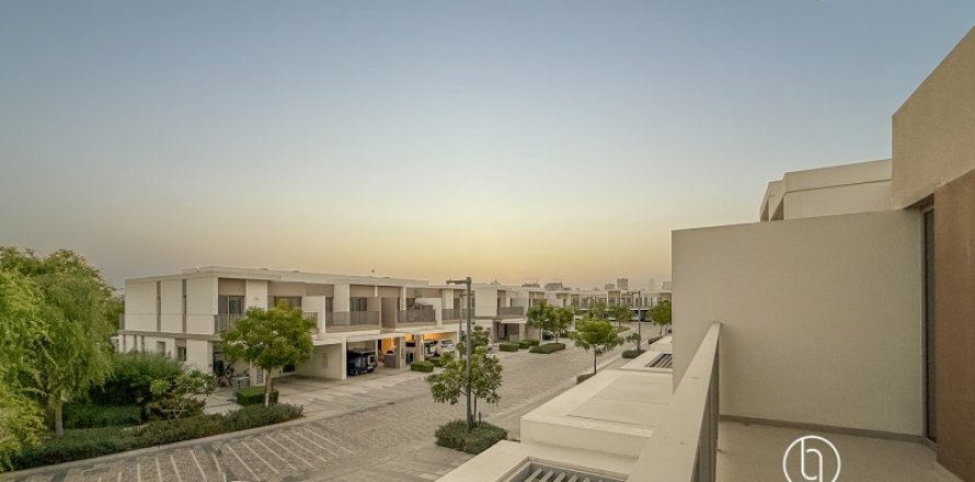 Villa de 4 dormitorios en Dubai, UAE No. 103615