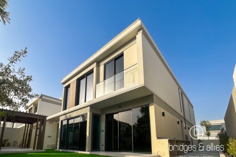 Villa de 4 dormitorios en Dubai, UAE No. 103612 3