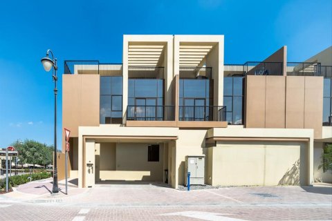 Таунхаус с 4 спальнями в Dubai Sports City, ОАЭ №89707 2