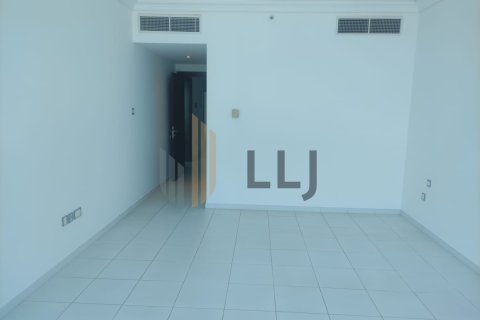 Apartment de 4 dormitorios en Abu Dhabi, UAE No. 83299 8