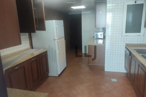 Apartment de 4 dormitorios en Abu Dhabi, UAE No. 83299 11