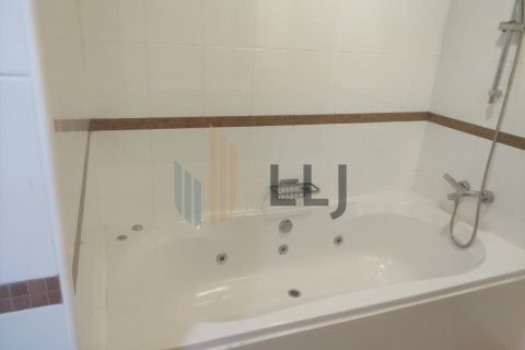 Apartment de 4 dormitorios en Abu Dhabi, UAE No. 83299 3