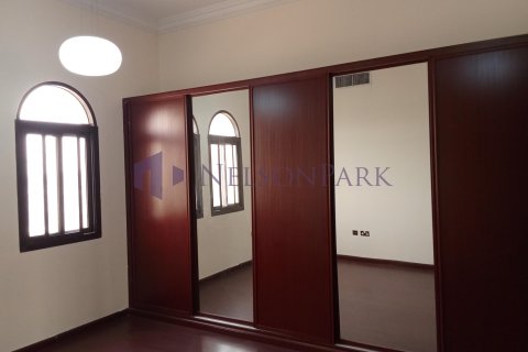 4 bedrooms Villa in Doha, Qatar No. 57922 7