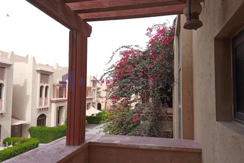 4 bedrooms Villa in Doha, Qatar No. 57922 1