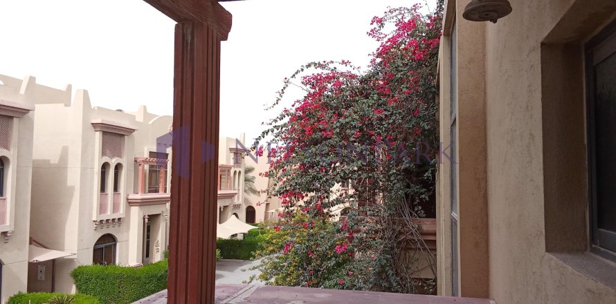 4 bedrooms Villa in Doha, Qatar No. 57922