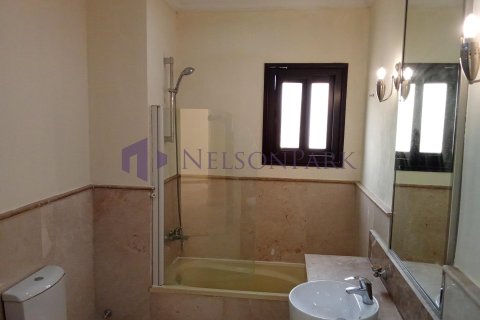 4 bedrooms Villa in Doha, Qatar No. 57922 9