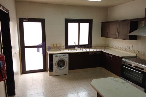 4 bedrooms Villa in Doha, Qatar No. 57922 4
