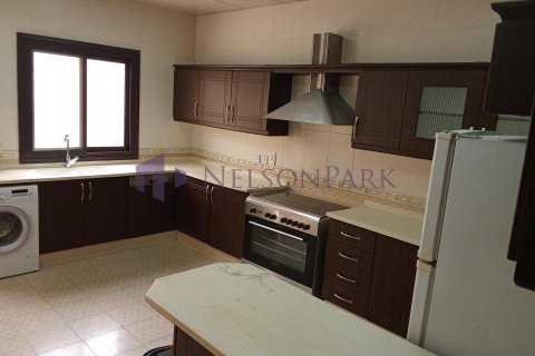 4 bedrooms Villa in Doha, Qatar No. 57922 5