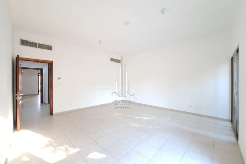 Villa de 4 chambres à Abu Dhabi Gate City, UAE No. 37511 13