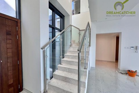 4 bedrooms Villa in Mina Al Arab, UAE No. 75379 18