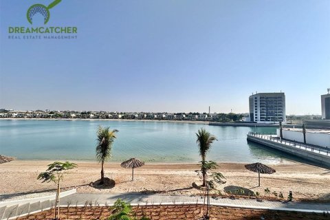 4 bedrooms Villa in Mina Al Arab, UAE No. 75379 25