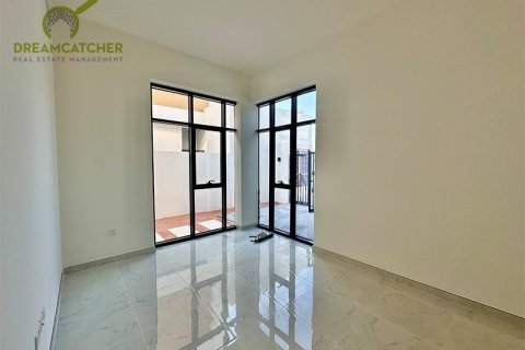 4 bedrooms Villa in Mina Al Arab, UAE No. 75379 12