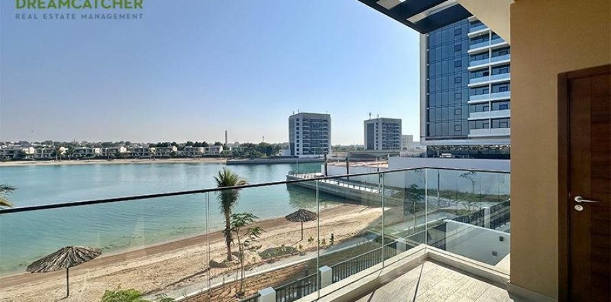 4 bedrooms Villa in Mina Al Arab, UAE No. 75379