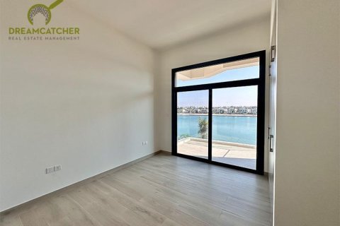 4 bedrooms Villa in Mina Al Arab, UAE No. 75379 13