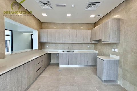 4 bedrooms Villa in Mina Al Arab, UAE No. 75379 5
