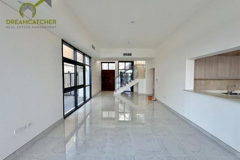 4 bedrooms Villa in Mina Al Arab, UAE No. 75379 4