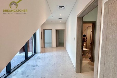 4 bedrooms Villa in Mina Al Arab, UAE No. 75379 22