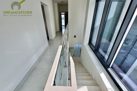 4 bedrooms Villa in Mina Al Arab, UAE No. 75379 20
