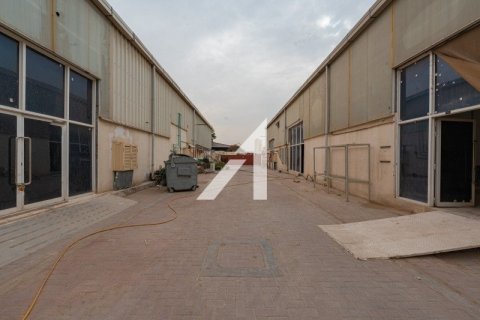 2601.3m² Warehouse in Al Qusais Industrial Area, UAE No. 51812 7