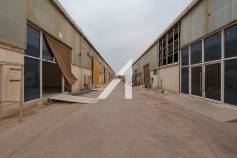 2601.3m² Warehouse in Al Qusais Industrial Area, UAE No. 51812 13