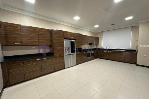 4 bedrooms Villa in Doha, Qatar No. 58316 3
