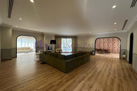 4 bedrooms Villa in Doha, Qatar No. 58316 2