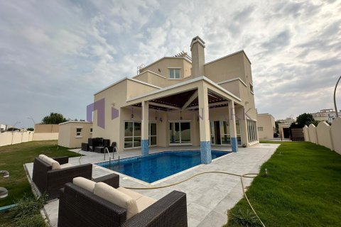 4 bedrooms Villa in Doha, Qatar No. 58316 9